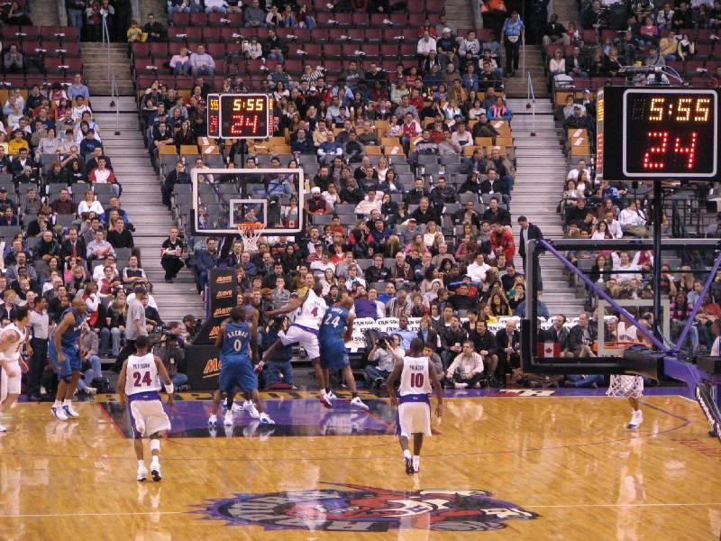 Raptors - 02.04.2005 040.jpg